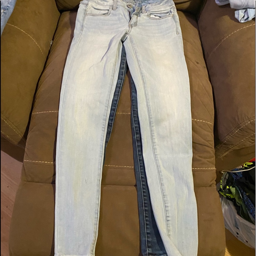 American eagle size 2 jegging no holes